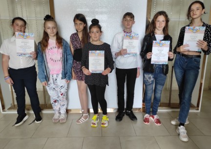 Відділом освіти, культури та спорту ЯСР нагороджено найбільш здібних учнів Зарванецької гімназії за 2020-2021 н.р.