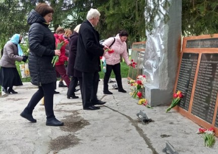 Педагогічний колектив КЗ "Зарванецької гімназії" відзначив День пам'яті жертв Другої світової війни, та примирення між країнами-учасниками Другої світової війни