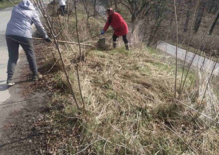 Працівники КЗ "Зарванецька гімназія" долучилися до акції «Будь справжнім європейцем - бережи довкілля!»