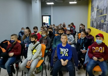 Учні КЗ "Зарванецька гімназія" в рамках тижня навчальних екскурсій відвідали ІТ академію Шаг у місті Вінниця