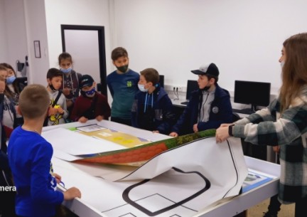 Учні КЗ "Зарванецька гімназія" в рамках тижня навчальних екскурсій відвідали ІТ академію Шаг у місті Вінниця