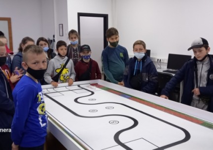 Учні КЗ "Зарванецька гімназія" в рамках тижня навчальних екскурсій відвідали ІТ академію Шаг у місті Вінниця