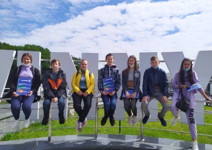 Учні КЗ "Зарванецька гімназія" в рамках тижня навчальних екскурсій відвідали ІТ академію Шаг у місті Вінниця