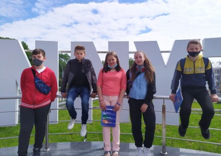 Учні КЗ "Зарванецька гімназія" в рамках тижня навчальних екскурсій відвідали ІТ академію Шаг у місті Вінниця