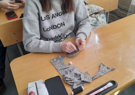 Урок трудового навчання у 9 класі на тему: " Нове життя старим речам" (Вч. Андрущенко В.В.)