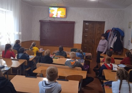 В рамках місячника цивільного захисту було проведено ряд профілактичних заходів для учнів 1-9 класів