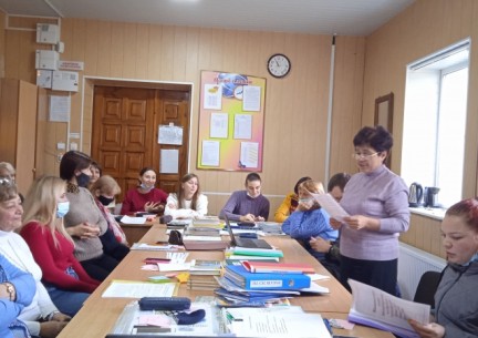 02 листопада 2021 р. в гімназії відбулася педрада на тему:« Спрямування діяльності педагогічного колективу на формування творчої активної особистості».