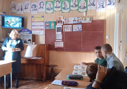 Урок на тему: "Лабіринт художньої абстракції" у 9 класі. Вч. Довгань М.В.