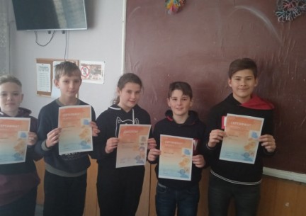 Щасливі учасники, учні 5-9 класів, інтернет-олімпіади з української мови та літератури отримали сертифікати та дипломи! Вч. Стебло Т.В., Гандзюк І.С.