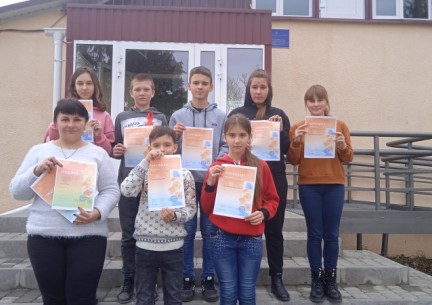 Щасливі учасники, учні 5-9 класів, інтернет-олімпіади з української мови та літератури отримали сертифікати та дипломи! Вч. Стебло Т.В., Гандзюк І.С.