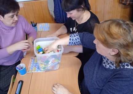 Майстер – клас від вчителів 1-4 класів на тему: «Професійна мобільність педагога, або Чому треба вчитися і змінюватися все життя?