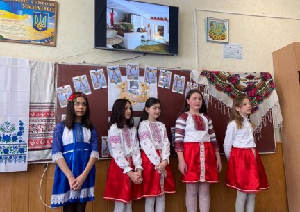 У КЗ "Зарванецька гімназія" проведено І етап конкурсу на краще декламування творів Тараса Шевченка.