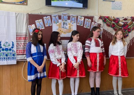 У КЗ "Зарванецька гімназія" проведено І етап конкурсу на краще декламування творів Тараса Шевченка.