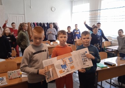 До дня народження Т.Г. Шевченка учні 5 класу переглянули сучасний мультфільм про життя поета та створили лепбук «Тарас Шевченко» від проекту "Всеосвіта".