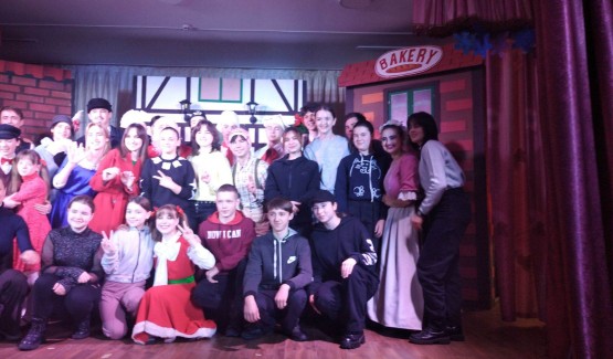 Учні гімназії за сприяння ВОКС ЯСР відвідали виставу "Різдвяне диво" у с. Некрасово