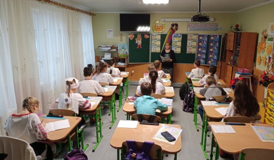 Здобувачі освіти 2 та 4 класів також долучилися до написання 21-го загальнонаціонального диктанту із класними керівниками Вч. Семенчук В.А ., Марценюк Л.І.