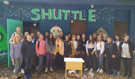 КЗ «Зарванецька гімназія» в рамках міні проєкту "Громада без сміття". відвідали шкільну сортувальну станцію EcoFriends та сортувальну станцію «Shuttle» в м.Вінниці.