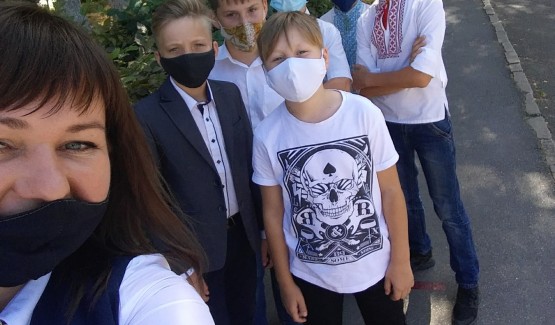 Незвичне 1 вересня для учнів, вчителів та батьків Зарванецької школи