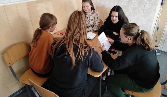 До шкільного тижня права було преведено брейн-ринг між учнями 9 класу на тему:«Свої права ти добре знай, їх шануй та поважай»