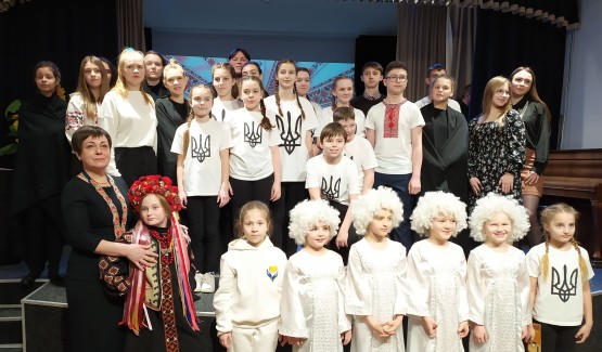 Кращі з кращих читців – учасників обласного конкурсу «Зіркова мрія» зібрались у КЗ «Центр естетичного виховання» Вінницької обласної ради з нагоди Міжнародного дня рідної мови.