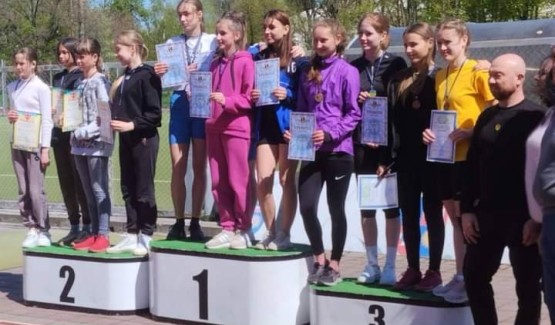 Бондар Вікторія, учениця 8 класу, посіла ІІІ місце в естафеті 4х100м серед дівчат.