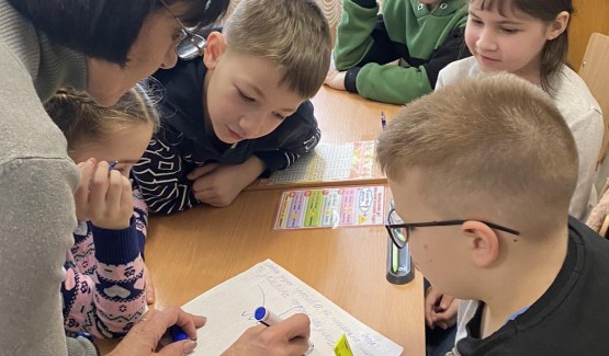 Поглибити теоретичні знання та практичні навички учнів з української мови, спонукати їх до творчої праці; розвивати уміння застосовувати знання в незвичних ситуаціях; виховувати повагу до барвистого рідного слова