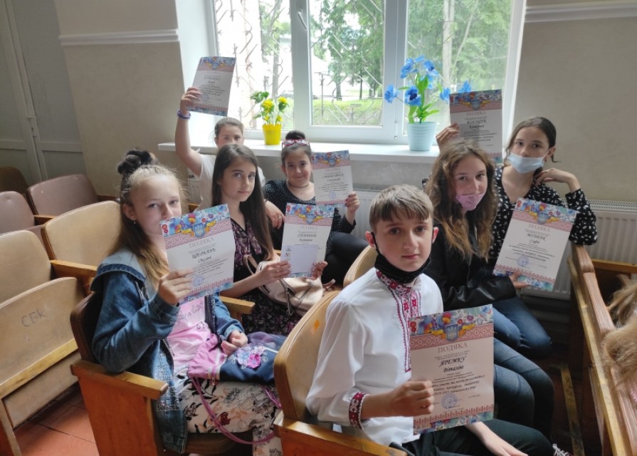 Відділом освіти, культури та спорту ЯСР нагороджено найбільш здібних учнів Зарванецької гімназії за 2020-2021 н.р.