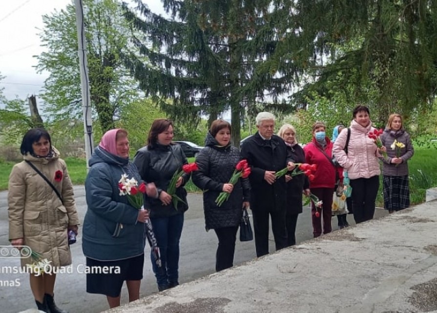 Педагогічний колектив КЗ "Зарванецької гімназії" відзначив День пам'яті жертв Другої світової війни, та примирення між країнами-учасниками Другої світової війни