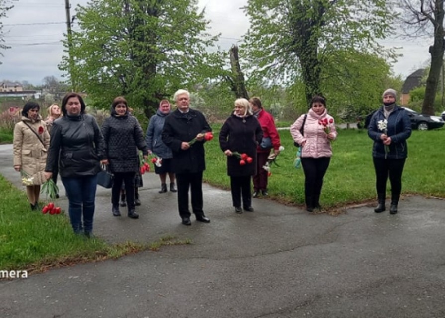 Педагогічний колектив КЗ "Зарванецької гімназії" відзначив День пам'яті жертв Другої світової війни, та примирення між країнами-учасниками Другої світової війни
