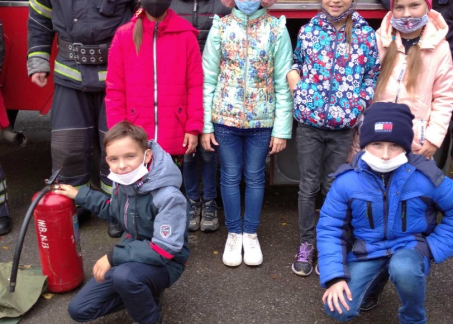 Працівниками Аварійно рятувальним загоном спеціального призначення ГУ ДСНС України у Вінницькій області було проведено просвітницьку бесіду з теми: «Правила протипожежної безпеки. Причини виникнення пожеж».