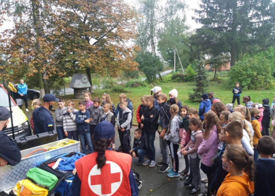 Працівниками Аварійно рятувальним загоном спеціального призначення ГУ ДСНС України у Вінницькій області було проведено просвітницьку бесіду з теми: «Правила протипожежної безпеки. Причини виникнення пожеж».