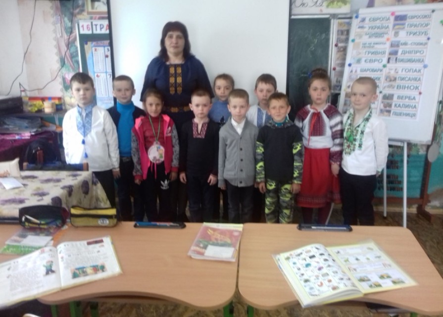 "Парад вишиванок"