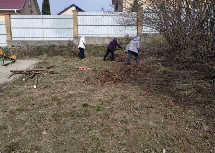 Працівники КЗ "Зарванецька гімназія" долучилися до акції «Будь справжнім європейцем - бережи довкілля!»