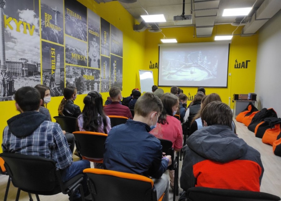 Учні КЗ "Зарванецька гімназія" в рамках тижня навчальних екскурсій відвідали ІТ академію Шаг у місті Вінниця