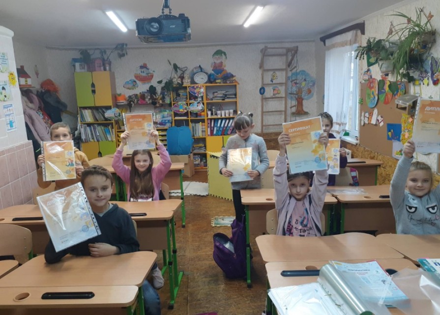 ХІ Всеукраїнська інтернет-олімпіада "На урок". Учні 3 класу також брали участь і в результаті отримали сертифікати,дипломи. (вчитель Марценюк Т.О.)