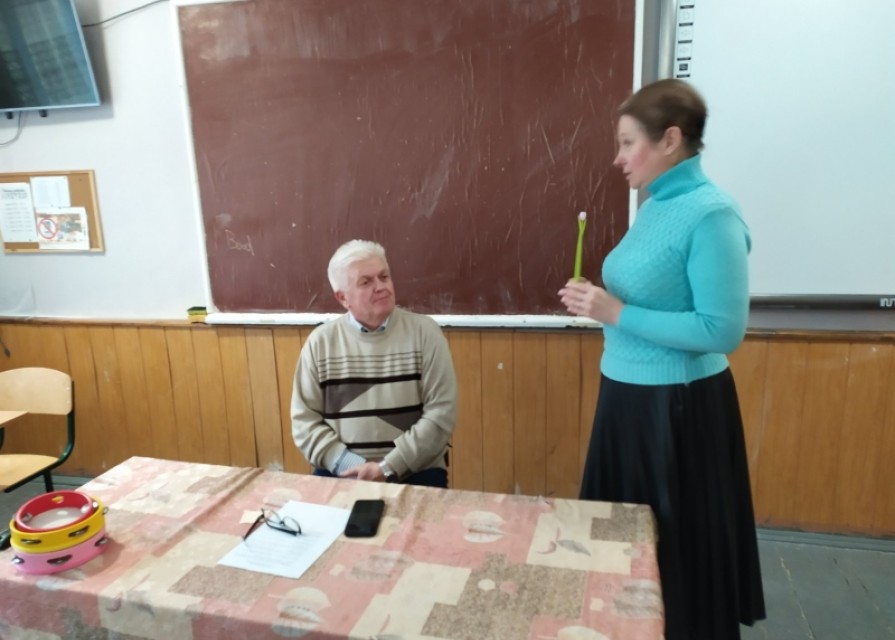 Майстер - клас керівника гуртка декоративно - ужиткового мистецтва Добрянської В.В. "Гурток - спосіб формування творчої особистості учня" для педпрацівників гімназії.