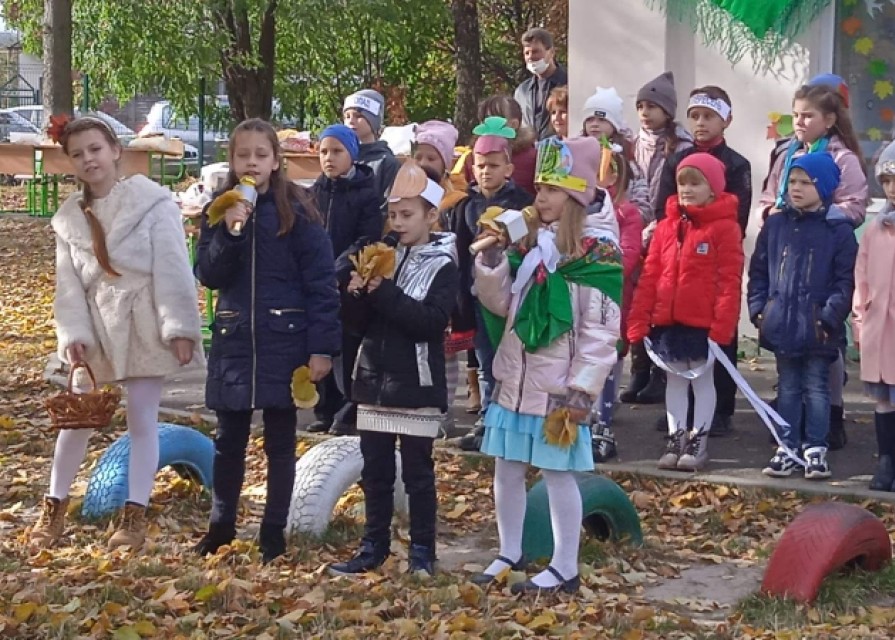У КЗ "Зарванецької гімназії" відбулось свято осені