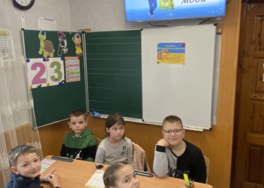 Поглибити теоретичні знання та практичні навички учнів з української мови, спонукати їх до творчої праці; розвивати уміння застосовувати знання в незвичних ситуаціях; виховувати повагу до барвистого рідного слова