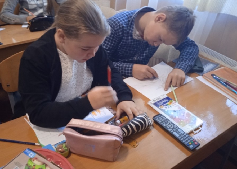 Відповідно до плану проведення Місячника цивільного захисту вчитель образотворчого мистецтва, Довгань Маргарита Володимирівна,провела конкурс малюнків «Безпечна поведінка – запорука здорового та щасливого життя», для учнів 5 - 6 класів.