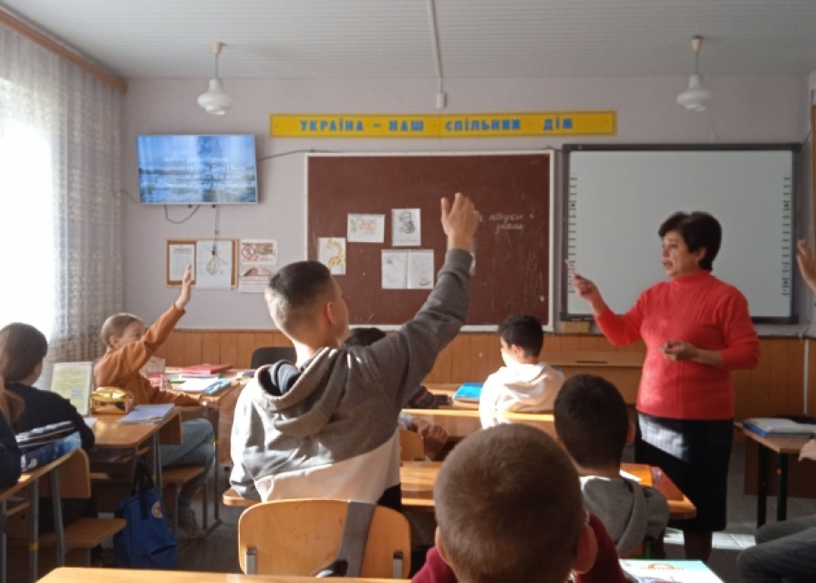 Урок зарубіжної літератури у 6 класі на тему :"Романтика подорожей. Велич науки і знань у романі Ж.Верна "П'ятнадцятирічний капітан" " Вч. Андрущенко В.В.