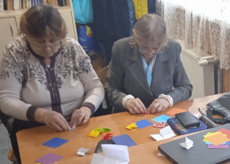 Майстер - клас керівника гуртка декоративно - ужиткового мистецтва Добрянської В.В. "Гурток - спосіб формування творчої особистості учня" для педпрацівників гімназії.