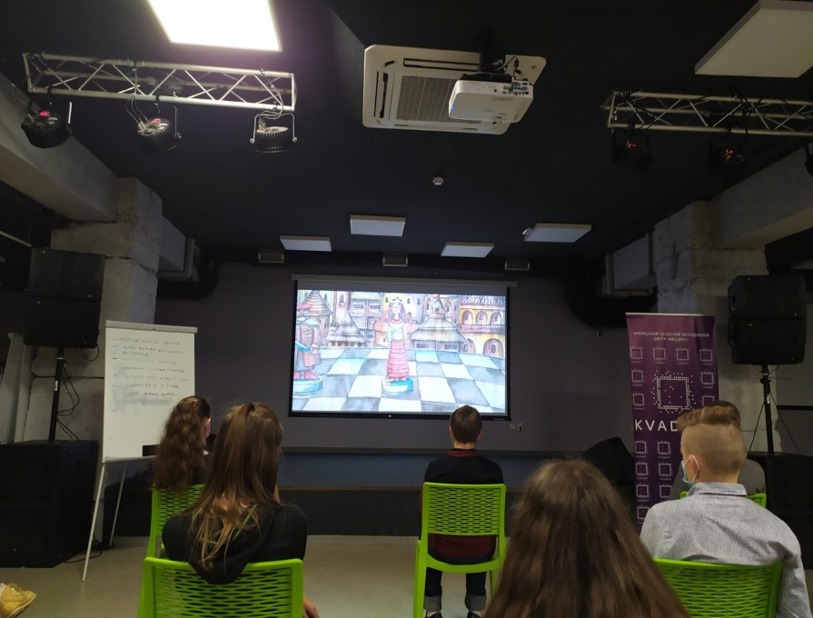 До 100-річчя відзначення подій Української революції 1917-1921 рр. та Дня Захисника України учні 7-8 класів відвідали виставку в приміщенні ВОМЦ «Квадрат» під назвою «Символ твоєї свободи. 100 років Державного герба України»