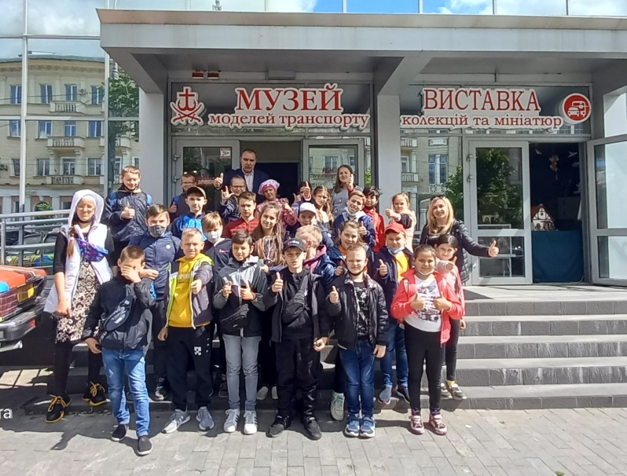 Учні КЗ "Заранецька гімназія" в рамках тижня навчальних екскурсій відвідали Музей моделей транспорту у місті Вінниця