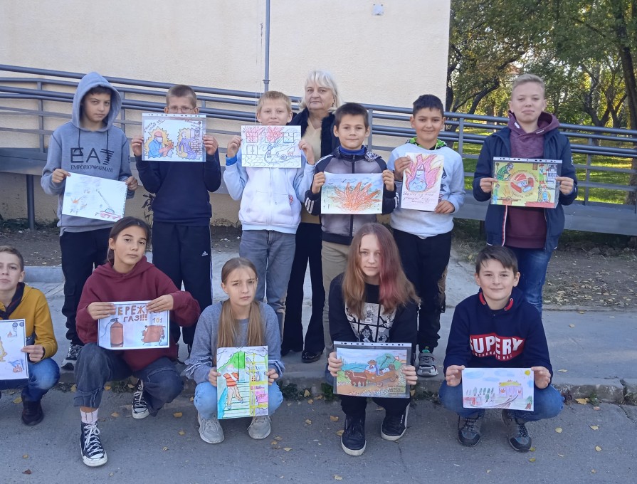 Відповідно до плану проведення Місячника цивільного захисту вчитель образотворчого мистецтва, Довгань Маргарита Володимирівна,провела конкурс малюнків «Безпечна поведінка – запорука здорового та щасливого життя», для учнів 5 - 6 класів.