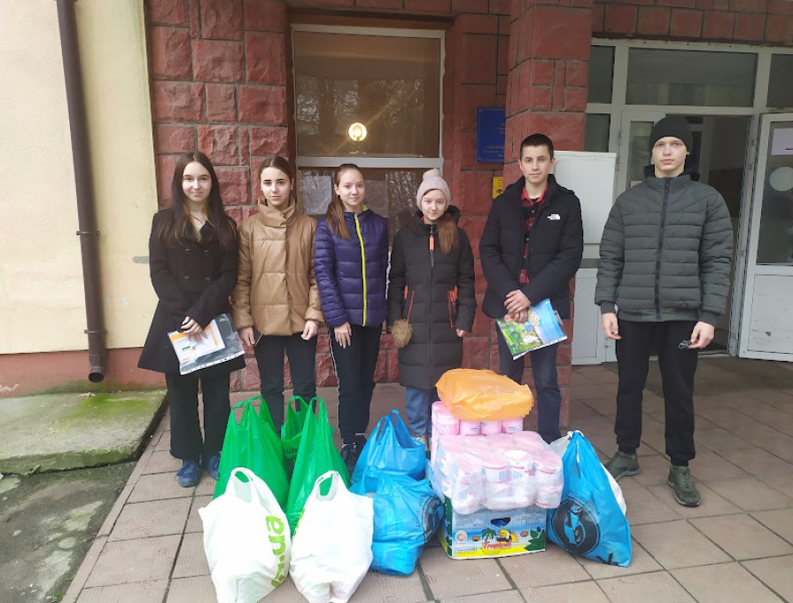 Учні КЗ «Зарванецька гімназія» відвідали воїнів Збройних сил України