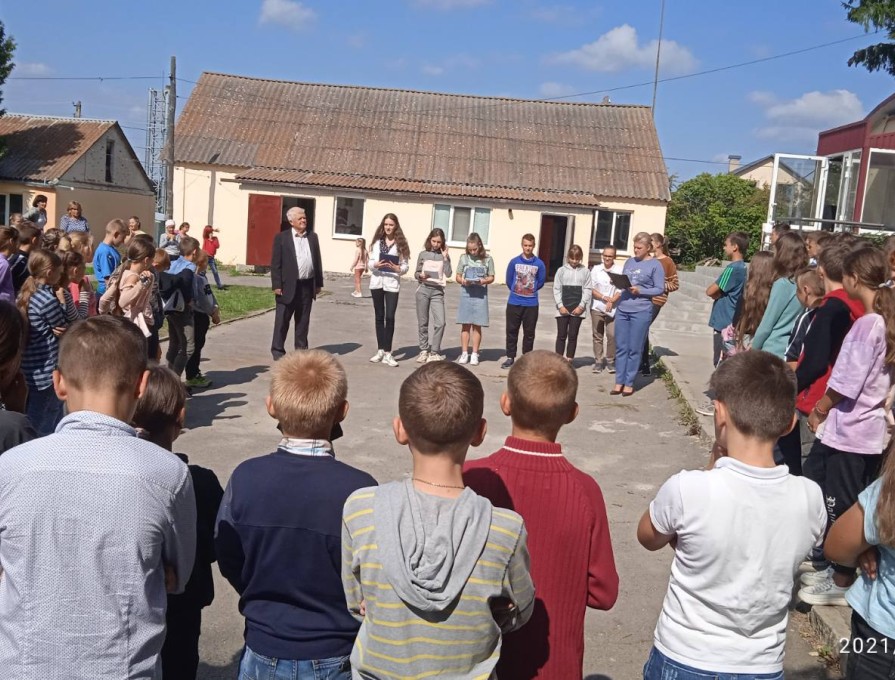 В КЗ «Зарванецька гімназія» відбулися вибори президента учнівського самоврядування шкільної республіки «ТЕМП»