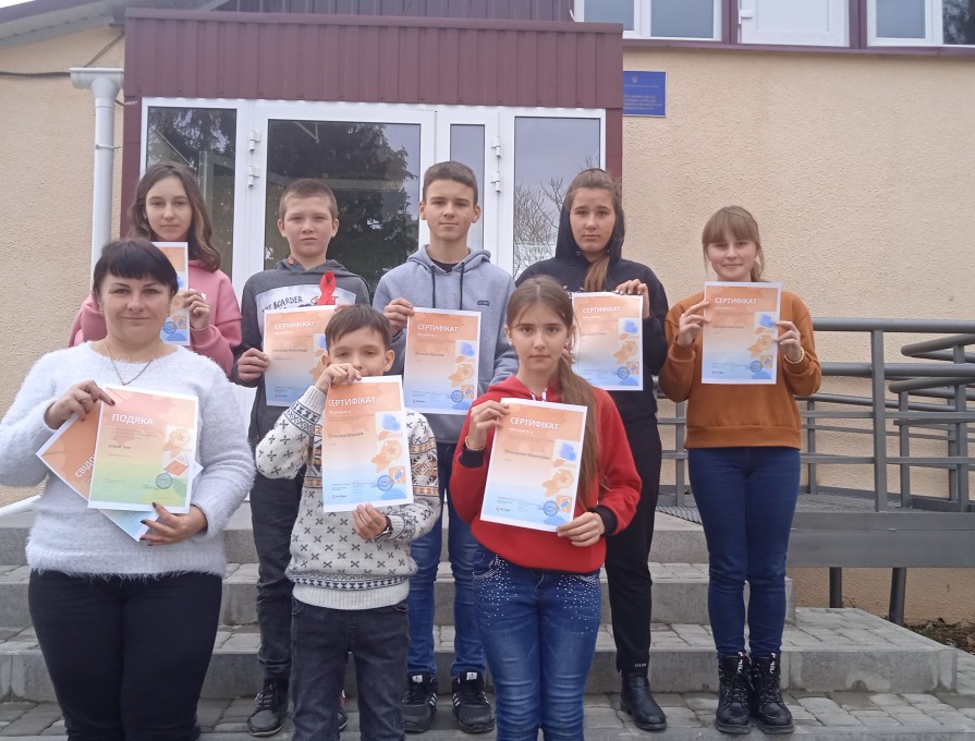 Щасливі учасники, учні 5-9 класів, інтернет-олімпіади з української мови та літератури отримали сертифікати та дипломи! Вч. Стебло Т.В., Гандзюк І.С.