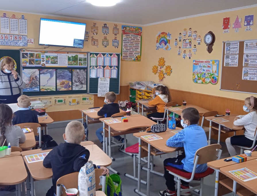 В рамках місячника цивільного захисту було проведено ряд профілактичних заходів для учнів 1-9 класів