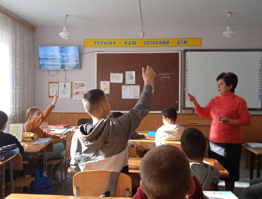 Урок зарубіжної літератури у 6 класі на тему :"Романтика подорожей. Велич науки і знань у романі Ж.Верна "П'ятнадцятирічний капітан" " Вч. Андрущенко В.В.